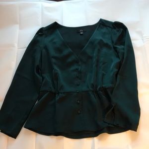 J Crew Dark Green Long Sleeve V Neck Button Down Blouse With Ruching Size 6
